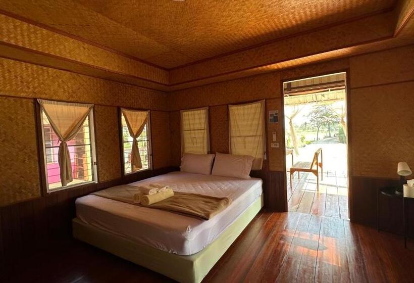 Pensão อิงน้ำท่าจีน