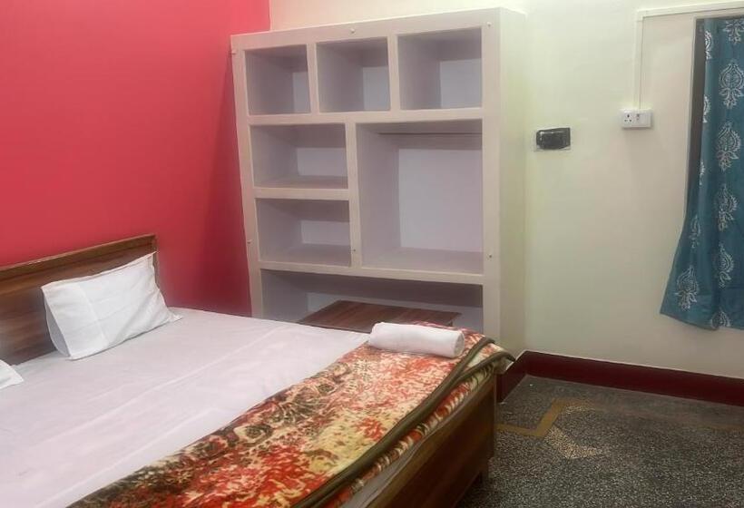 펜션 Shree Rameshwaram Guest House And Stay 200 Meter From Shree Ram Lalla Temple