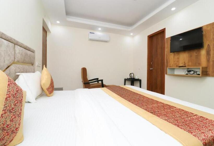 펜션 Shree Rameshwaram Guest House And Stay 200 Meter From Shree Ram Lalla Temple