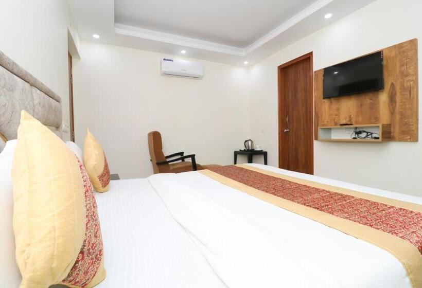 펜션 Shree Rameshwaram Guest House And Stay 200 Meter From Shree Ram Lalla Temple