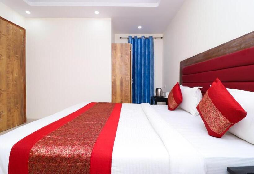 펜션 Shree Rameshwaram Guest House And Stay 200 Meter From Shree Ram Lalla Temple