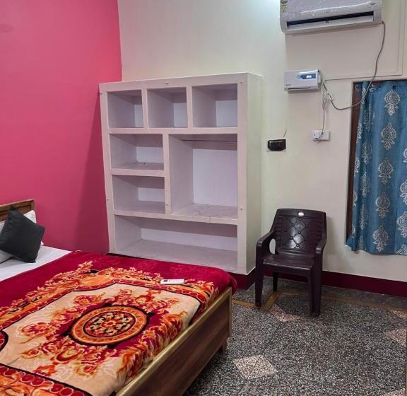 펜션 Shree Rameshwaram Guest House And Stay 200 Meter From Shree Ram Lalla Temple