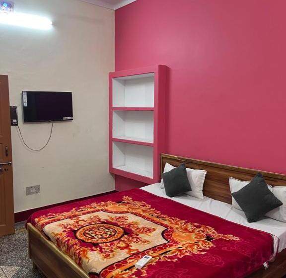 펜션 Shree Rameshwaram Guest House And Stay 200 Meter From Shree Ram Lalla Temple