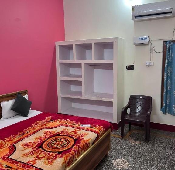 펜션 Shree Rameshwaram Guest House And Stay 200 Meter From Shree Ram Lalla Temple