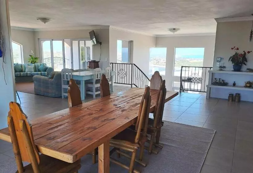 Stone Crown Manor B&b