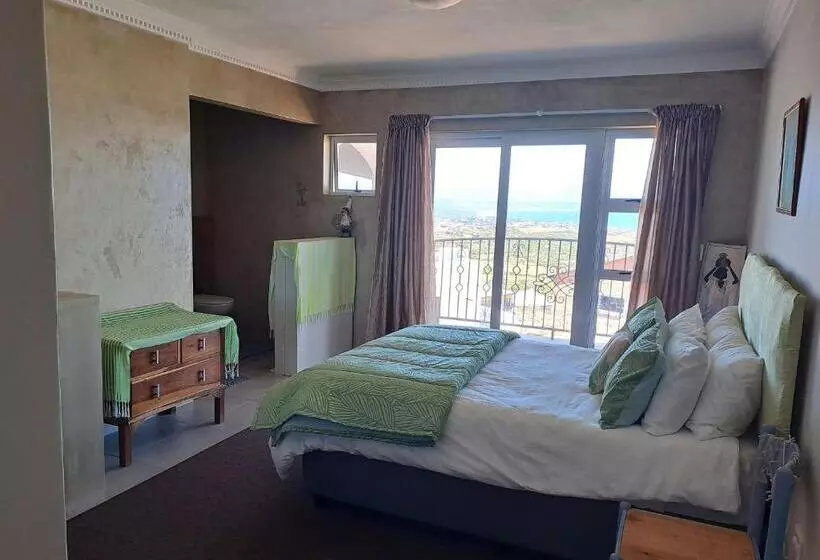 Stone Crown Manor B&b