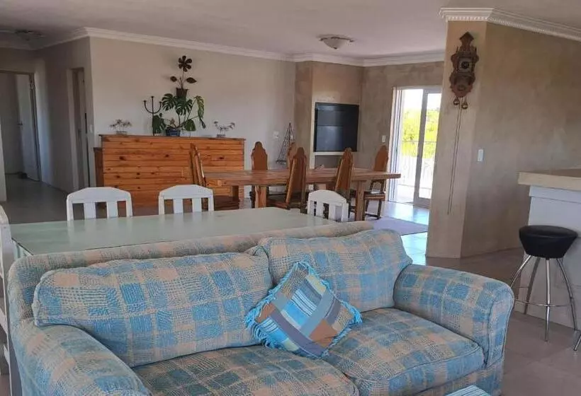 Stone Crown Manor B&b