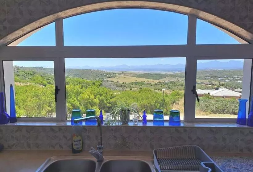 Stone Crown Manor B&b