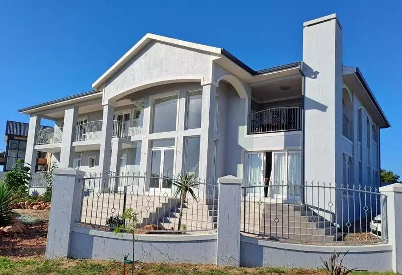 Stone Crown Manor B&b