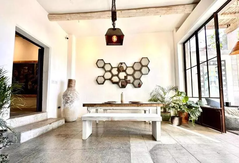 Retkeilymaja Baja House