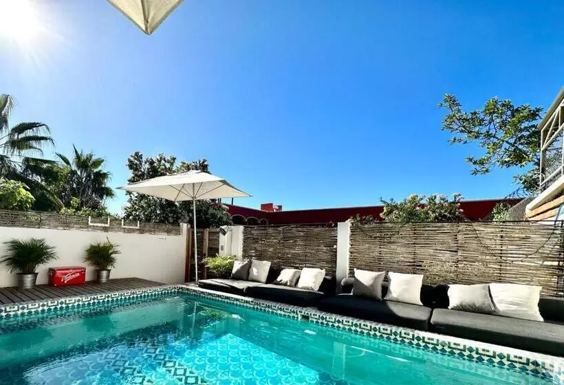 Retkeilymaja Baja House