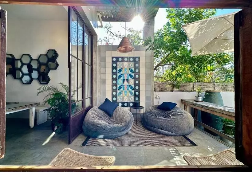 Retkeilymaja Baja House