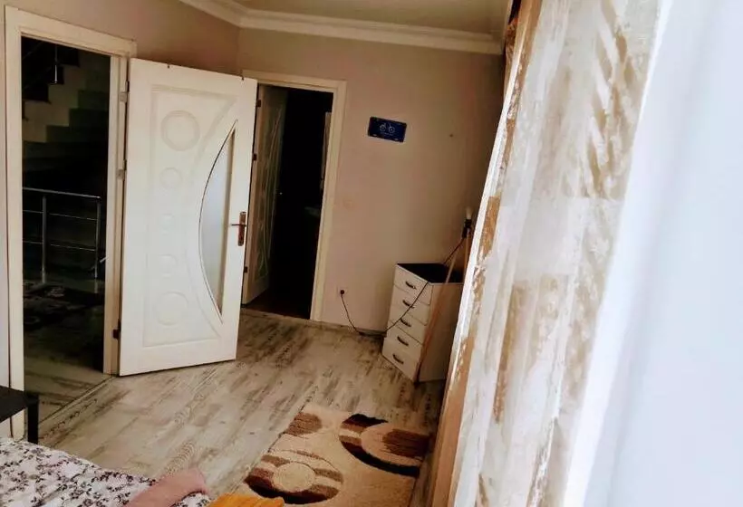 هتل Forest Villa ,6 Minute İstanbul Airport