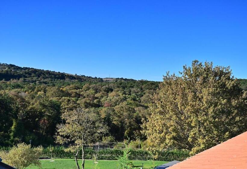 فندق Forest Villa ,6 Minute İstanbul Airport