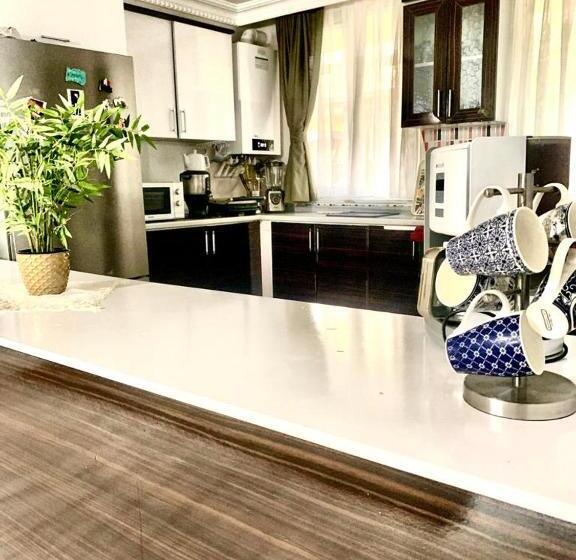 בית מלון כפרי Forest Villa ,6 Minute İstanbul Airport