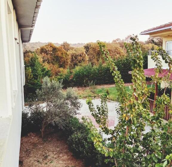 فندق Forest Villa ,6 Minute İstanbul Airport