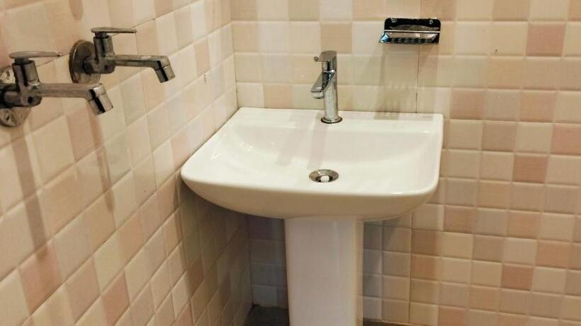 בית מלון כפרי Kgf