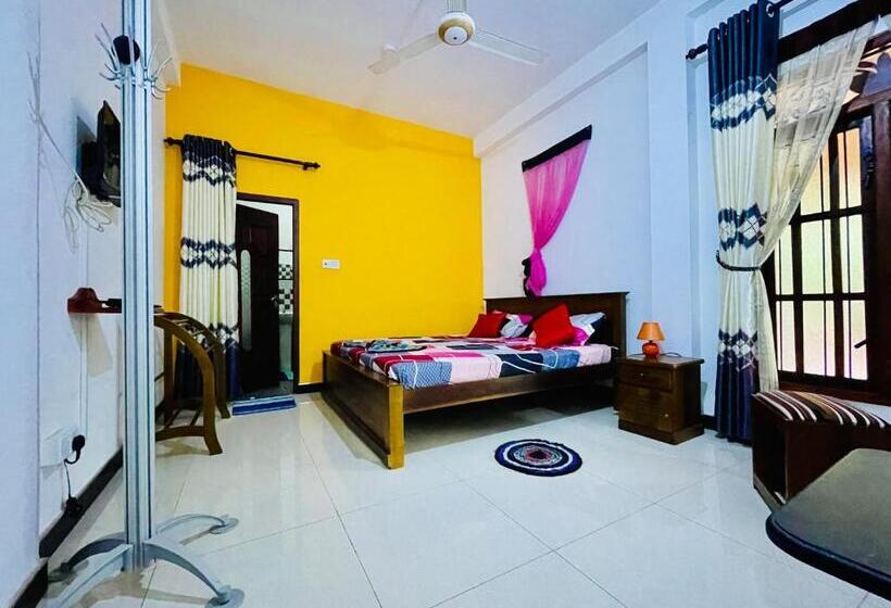 Hotel Rathnayake Rest