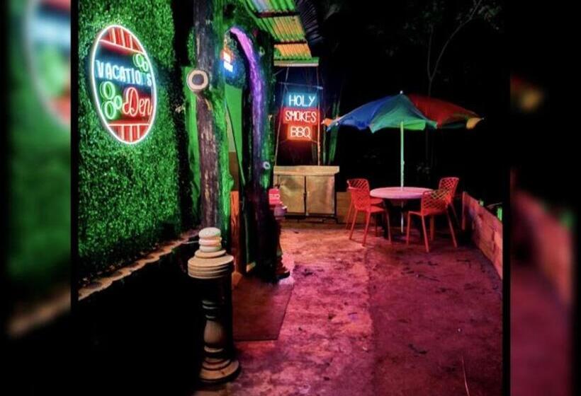 ホテル Strawberry Vacations Villa