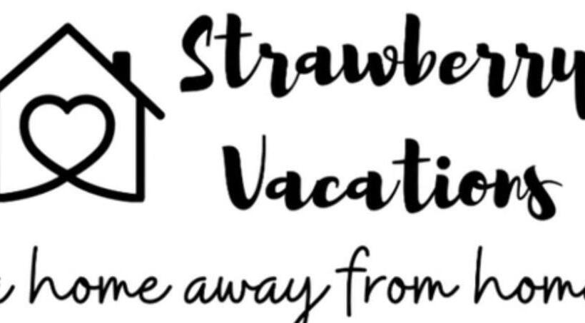 ホテル Strawberry Vacations Villa