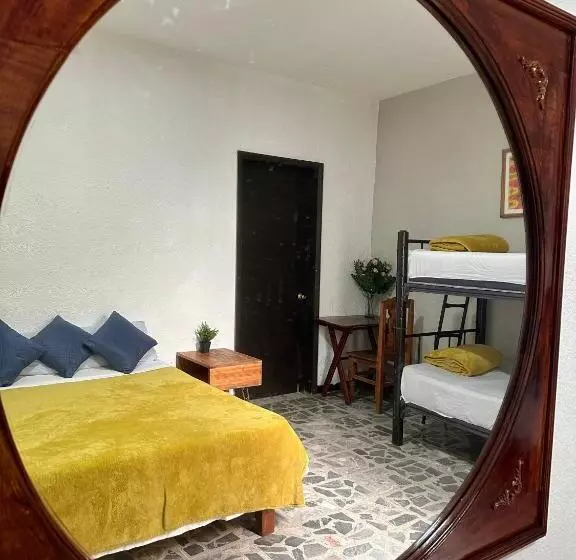 ペンション Hostel Xitla
