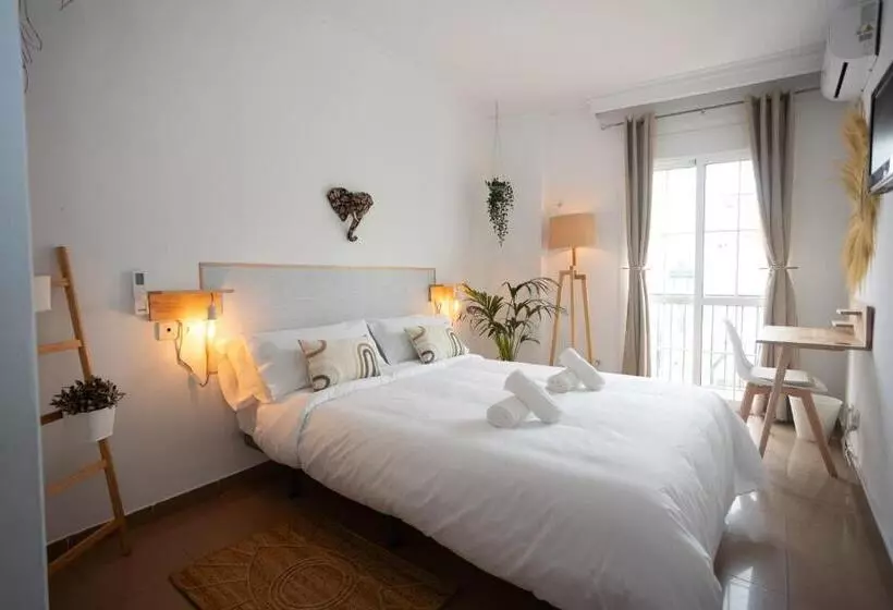 Majatalo Naim Guest House Nerja