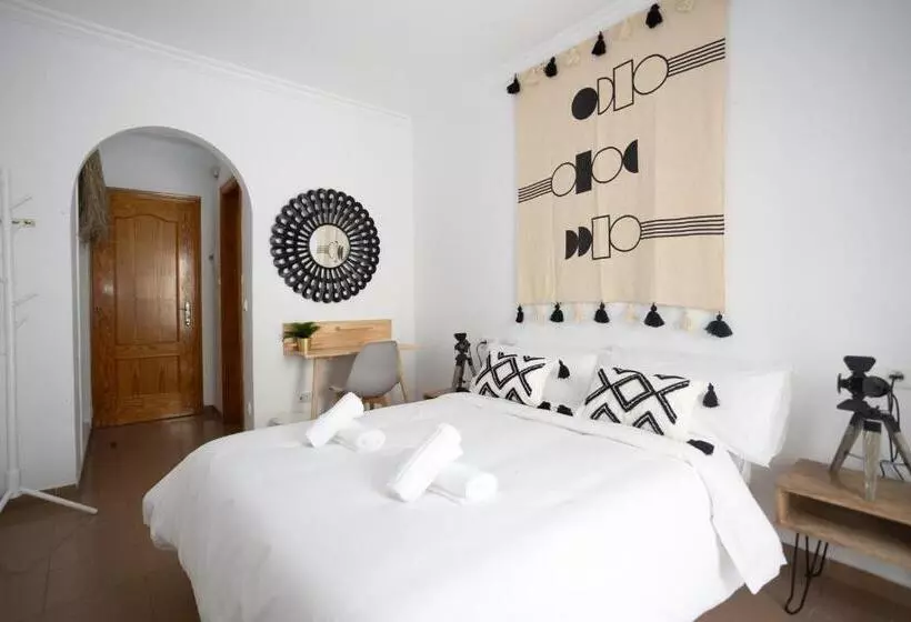 Majatalo Naim Guest House Nerja