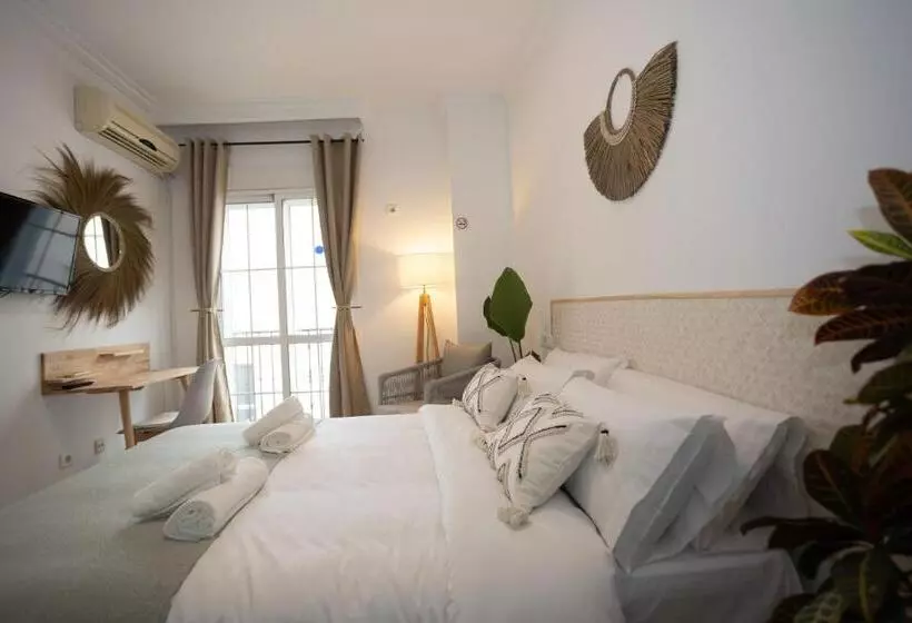Majatalo Naim Guest House Nerja