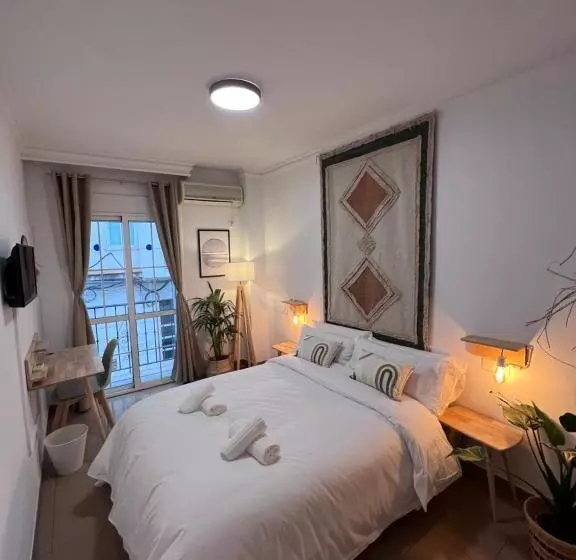 Majatalo Naim Guest House Nerja