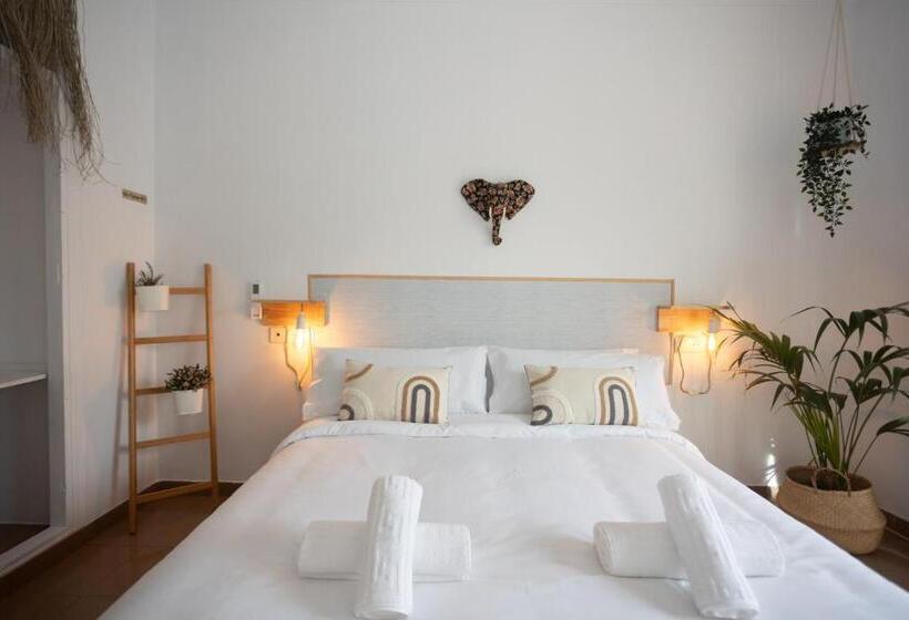 پانسیون Naim Guest House Nerja