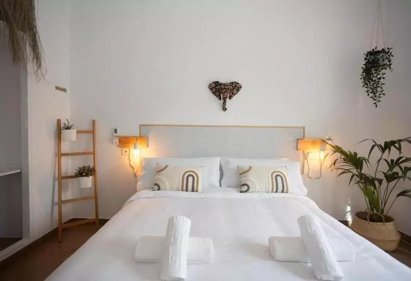 Majatalo Naim Guest House Nerja