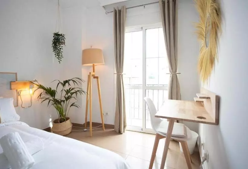 Majatalo Naim Guest House Nerja