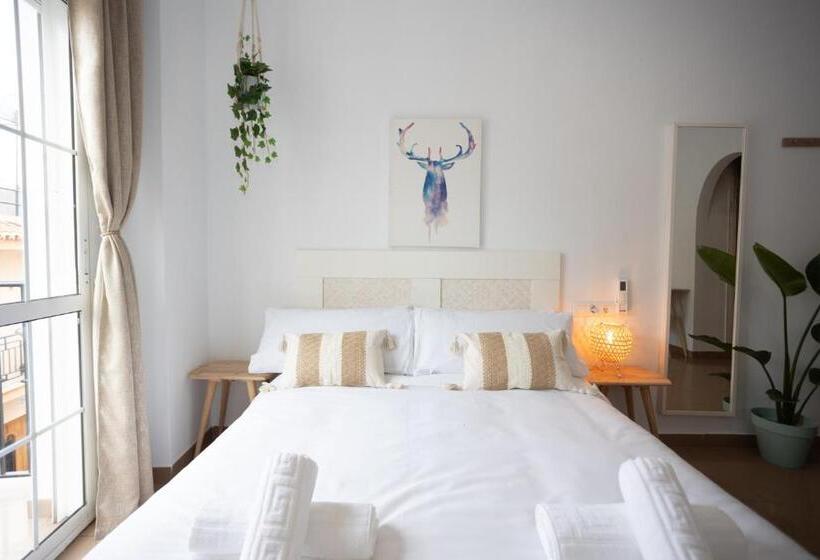 پانسیون Naim Guest House Nerja