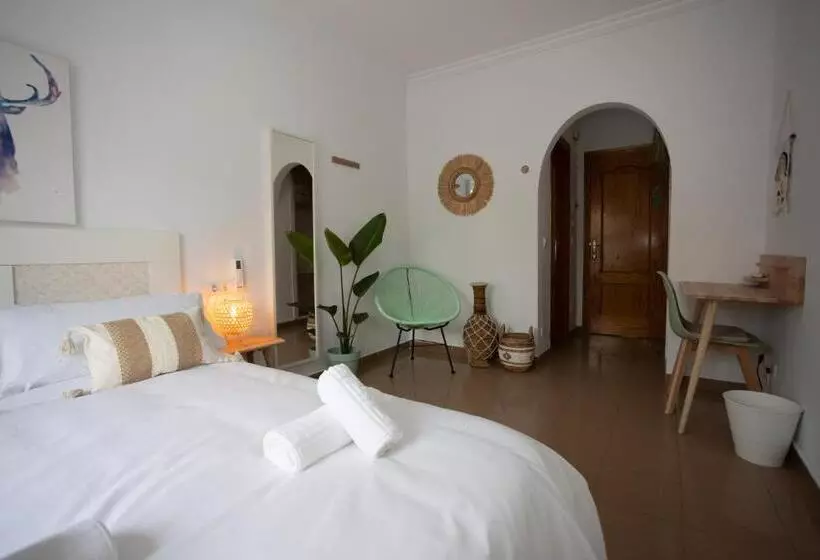 Majatalo Naim Guest House Nerja