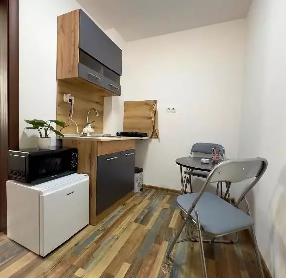 ペンション Navial