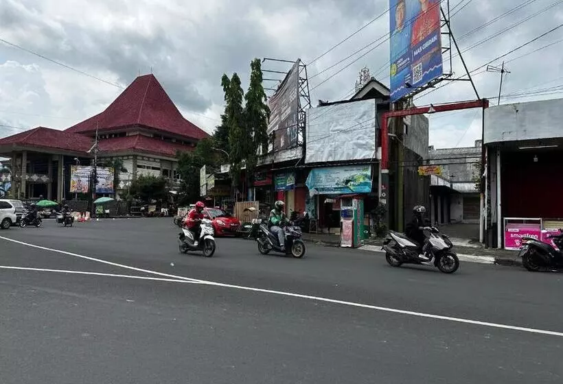 پانسیون Oemah Jawa Guesthouse Jember