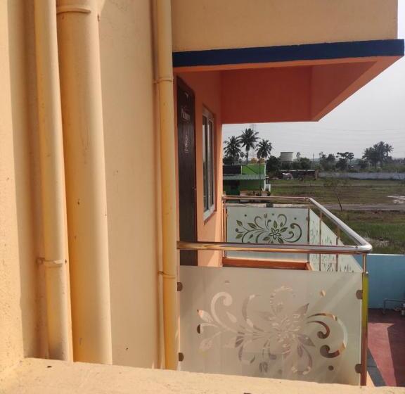 Pensão Uk Guest House