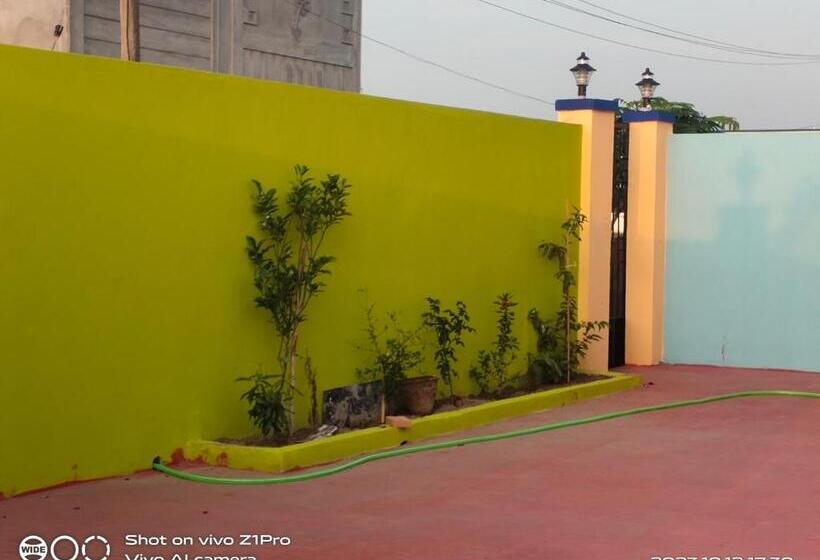 Pensão Uk Guest House