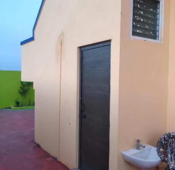 Pensão Uk Guest House