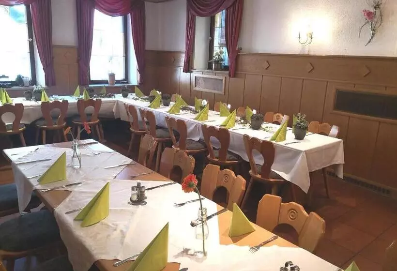 Retkeilymaja Gasthaus Rotes Ross