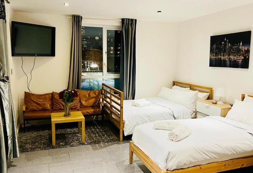 민박 City View Sunset Luxurious Apartment In London Zone 1 Including One Family Twin Room With Its Own St