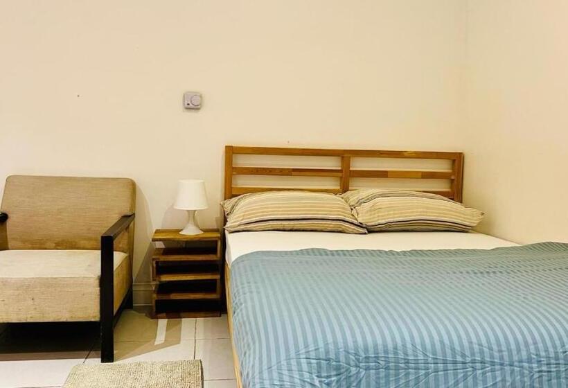 민박 City View Sunset Luxurious Apartment In London Zone 1 Including One Family Twin Room With Its Own St