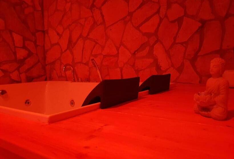 مبيت وإفطار Spa Suite 21