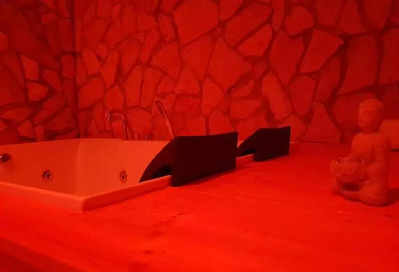 ベッドアンドブレックファースト Spa Suite 21