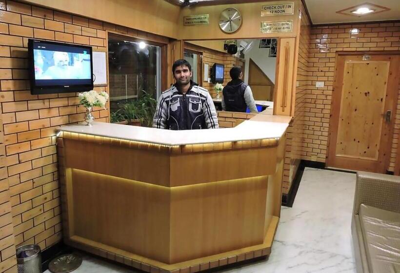 ホテル Chaman Palace