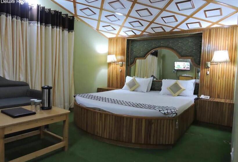 ホテル Chaman Palace