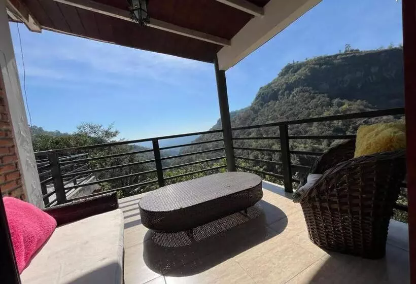 Hotelli La Palapa & Posada Mía