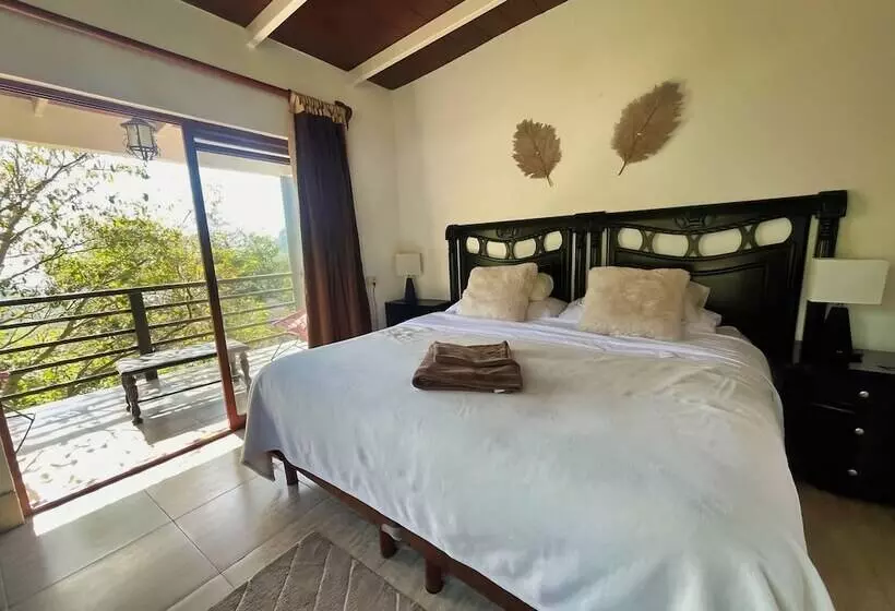 Hotelli La Palapa & Posada Mía