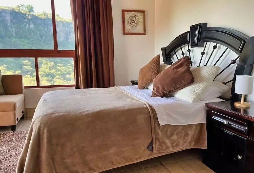 Hotelli La Palapa & Posada Mía