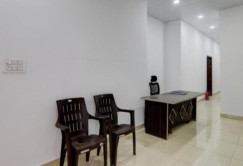 בית מלון כפרי Oyo Rooms Barabanki